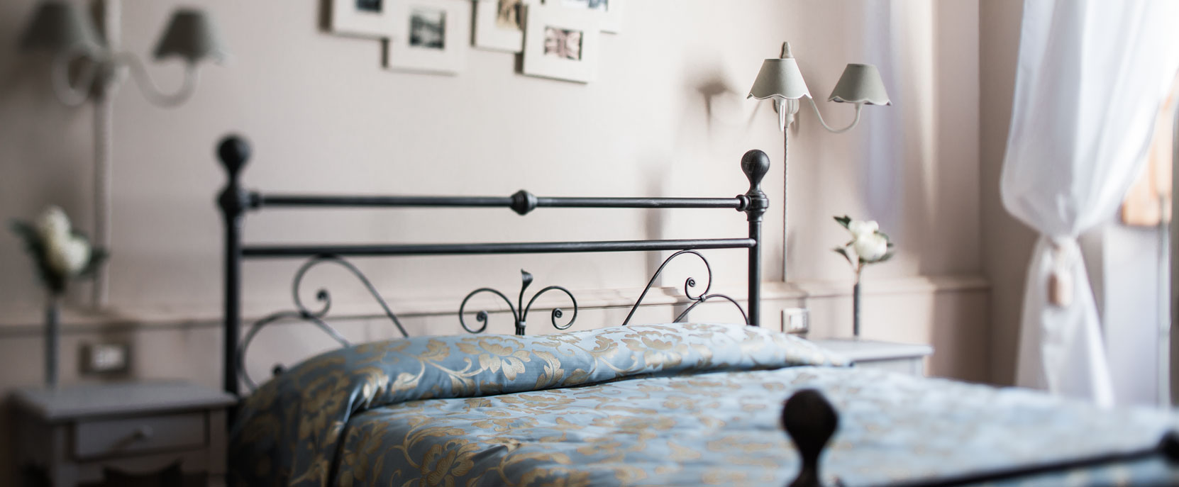 Relax yourself in our confortable rooms.